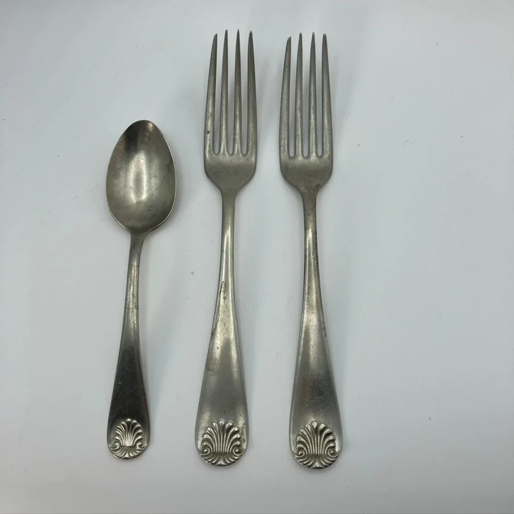 Vintage‎ Alaska Silverware Set, 1 Spoon & 2 Forks, Shell Design, Collectible